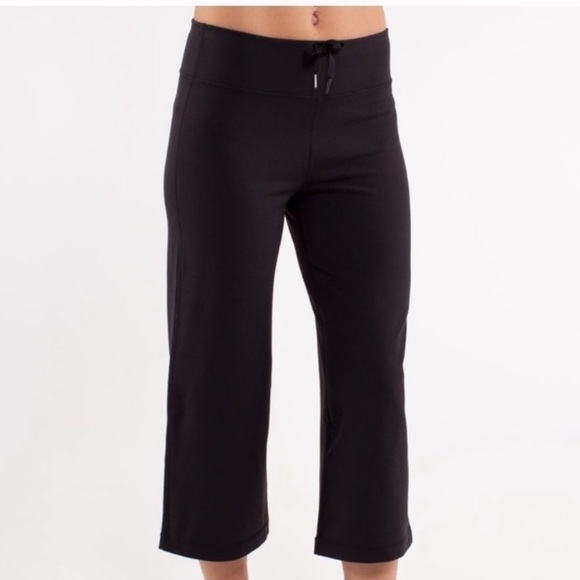 Lululemon Black Crop Wide Leg Pants Size 4 - Picture 1 of 9
